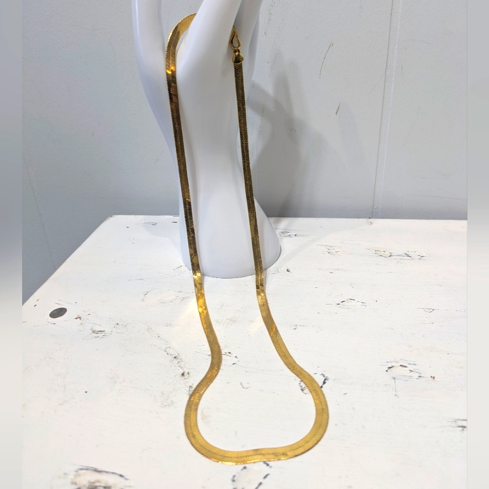 Premier Designs Goldtone Thick Chain Necklace 20$